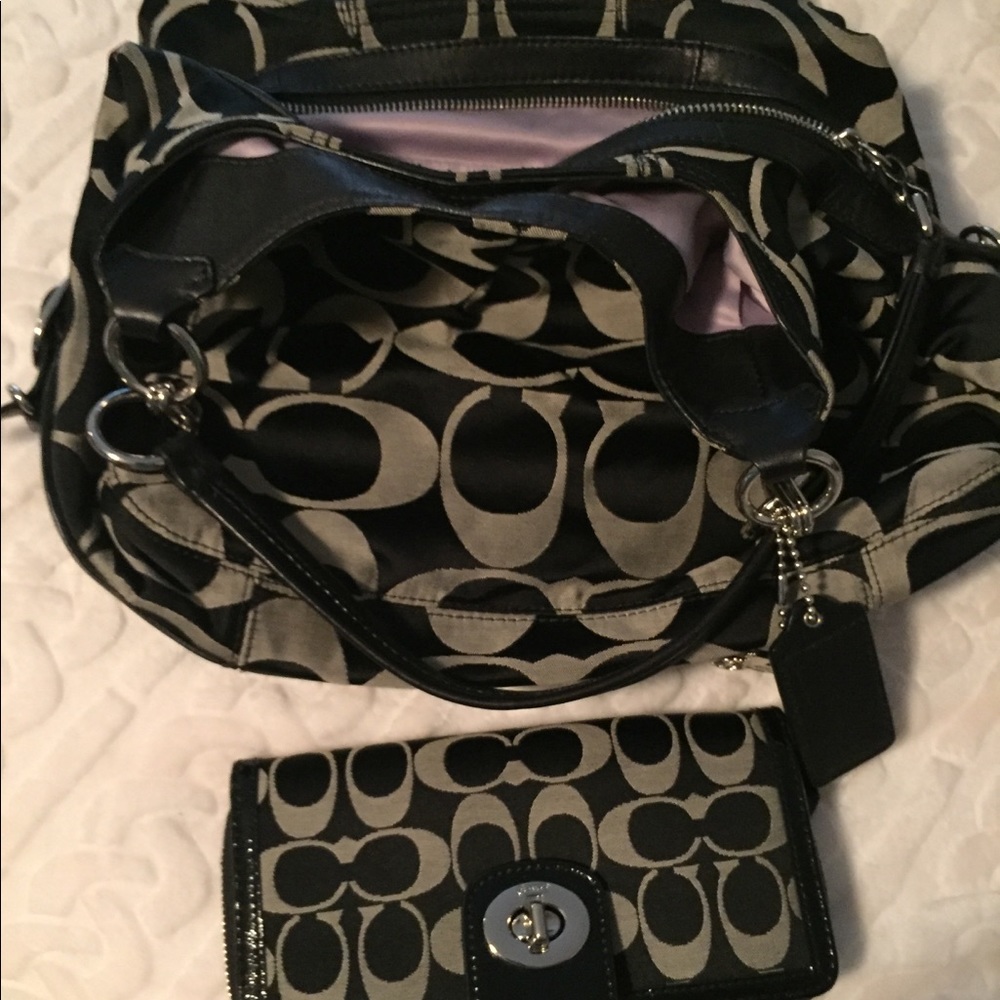 Rare Coach hobo 3 compartment w matching wallet.